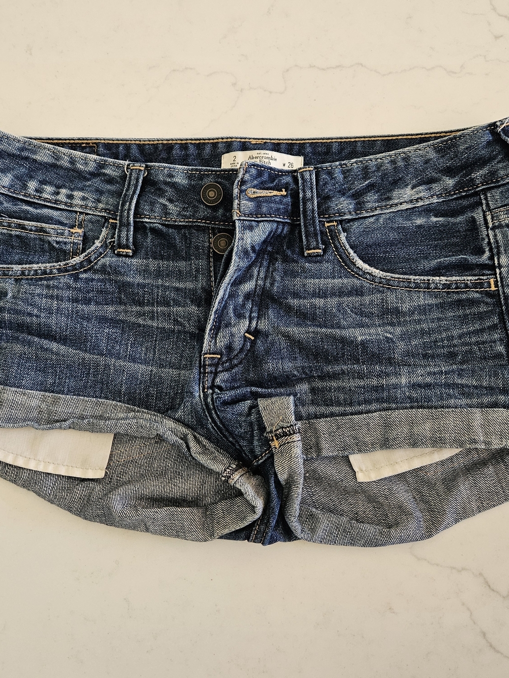 EUC Abercrombie & Fitch Women's Dark Blue Denim Roll-Cuff Short Shorts, Size 2